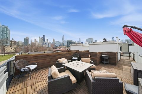 Tiny photo for 437 W Hobbie Street, Chicago, IL 60610 (MLS # 12601840)