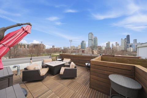 Tiny photo for 437 W Hobbie Street, Chicago, IL 60610 (MLS # 12601840)