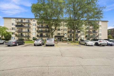 Tiny photo for 5506 LINCOLN Avenue #521, Morton Grove, IL 60053 (MLS # 12790986)
