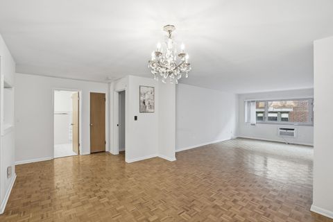 Tiny photo for 401 S Grove Avenue #2F, Oak Park, IL 60302 (MLS # 12584544)