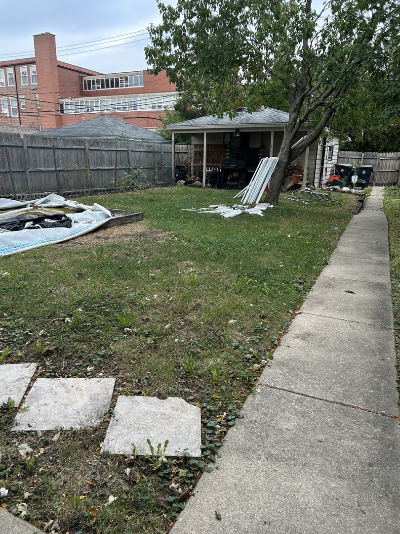 2005 DARROW Avenue