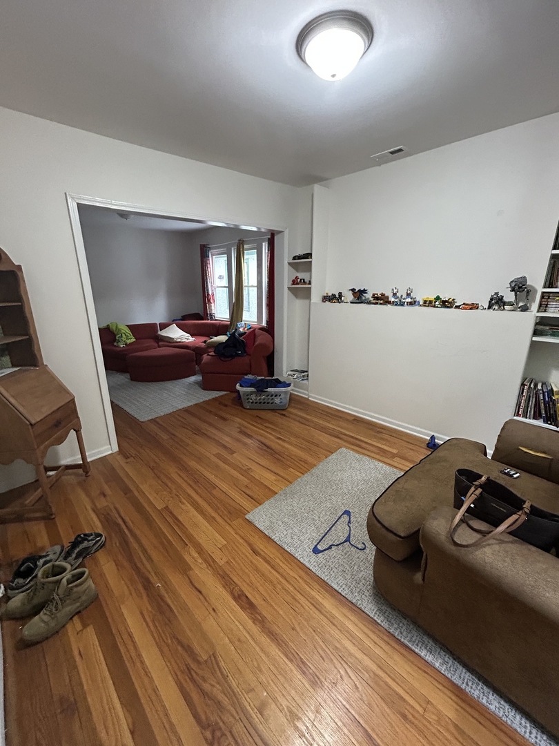 2005 DARROW Avenue