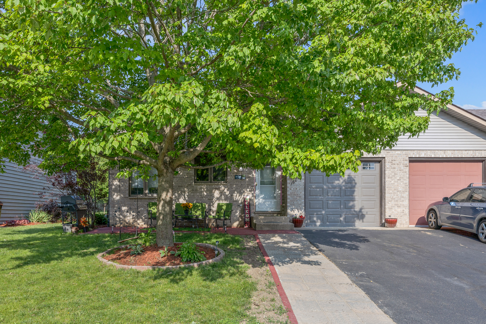 1604 Poplar Lane