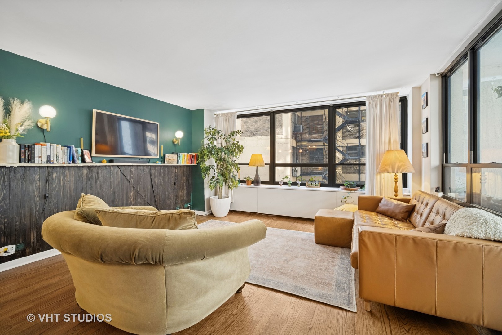 222 E Pearson Street 409