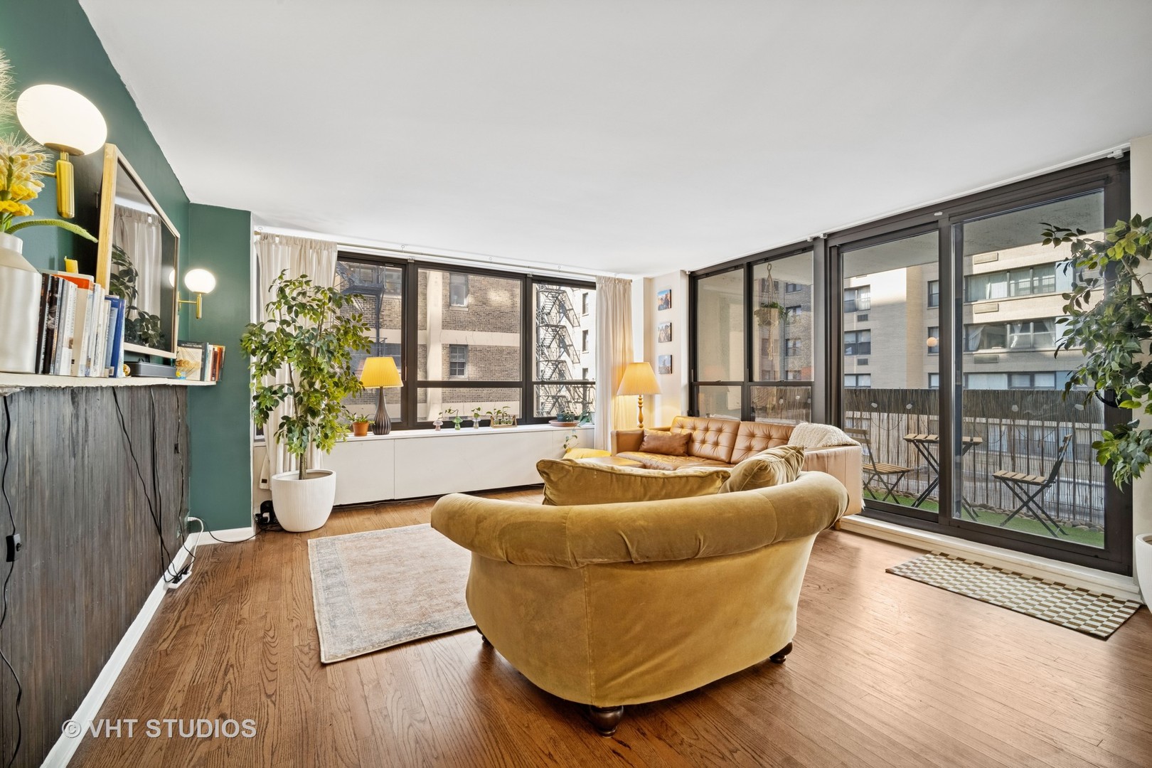 222 E Pearson Street 409