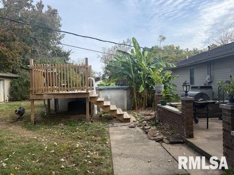 Tiny photo for 401 E CROSS Street, Herrin, IL 62948 (MLS # EB460243)