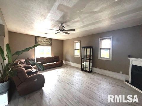 Tiny photo for 401 E CROSS Street, Herrin, IL 62948 (MLS # EB460243)