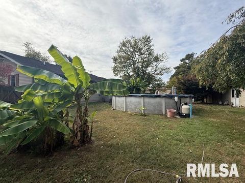 Tiny photo for 401 E CROSS Street, Herrin, IL 62948 (MLS # EB460243)