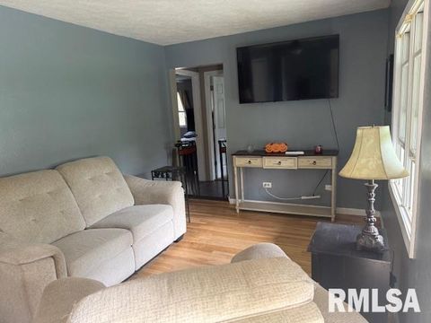 Tiny photo for 401 E CROSS Street, Herrin, IL 62948 (MLS # EB460243)