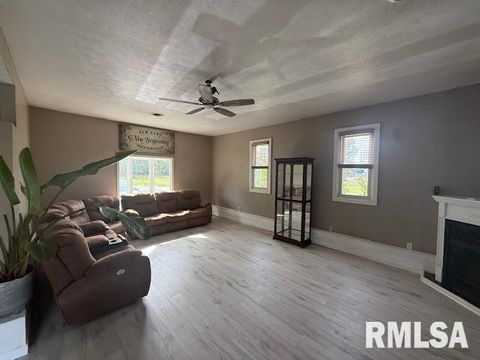 Tiny photo for 401 E CROSS Street, Herrin, IL 62948 (MLS # EB460243)