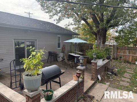 Tiny photo for 401 E CROSS Street, Herrin, IL 62948 (MLS # EB460243)