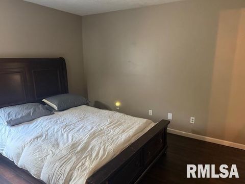 Tiny photo for 401 E CROSS Street, Herrin, IL 62948 (MLS # EB460243)