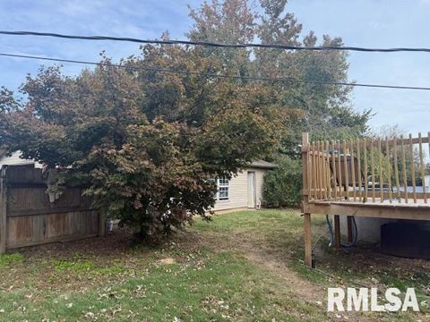Tiny photo for 401 E CROSS Street, Herrin, IL 62948 (MLS # EB460243)