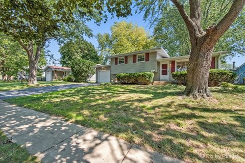 Tiny photo for 515 Crest Drive, Cary, IL 60013 (MLS # 12442201)