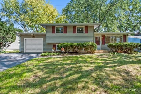 Photo of 515 Crest Drive, Cary, IL 60013 (MLS # 12442201)