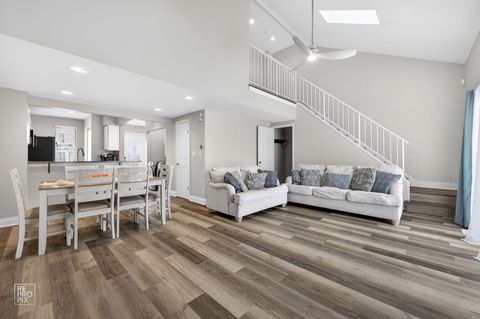 Tiny photo for 1543 Apple Grove Lane, Westmont, IL 60559 (MLS # 12542674)