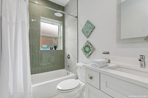 Tiny photo for 847 W Ainslie Street #3E, Chicago, IL 60640 (MLS # 12512995)
