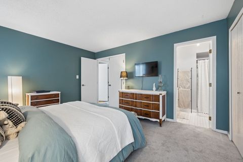 Tiny photo for 462 S President Street #302, Carol Stream, IL 60188 (MLS # 12596269)