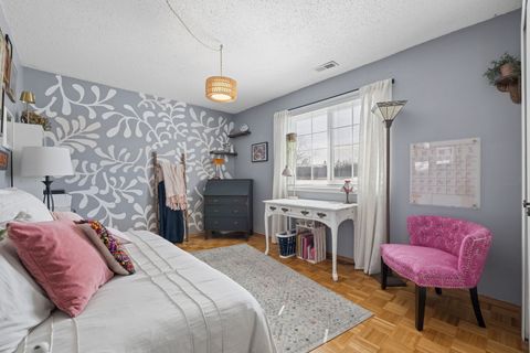 Tiny photo for 462 S President Street #302, Carol Stream, IL 60188 (MLS # 12596269)