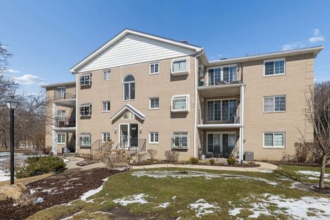 Photo of 462 S President Street #302, Carol Stream, IL 60188 (MLS # 12596269)