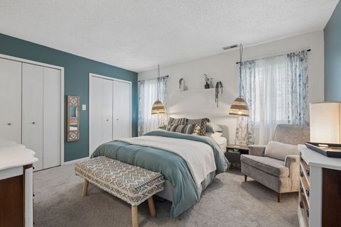 Tiny photo for 462 S President Street #302, Carol Stream, IL 60188 (MLS # 12596269)