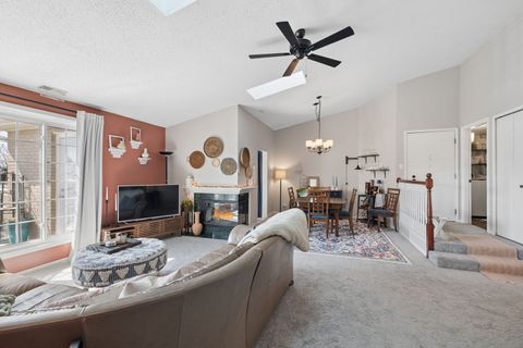 Tiny photo for 462 S President Street #302, Carol Stream, IL 60188 (MLS # 12596269)