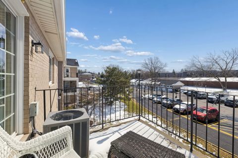 Tiny photo for 462 S President Street #302, Carol Stream, IL 60188 (MLS # 12596269)