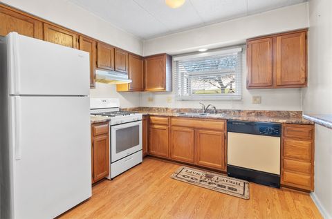 Tiny photo for 18302 Robin Lane #D1, Homewood, IL 60430 (MLS # 12510297)