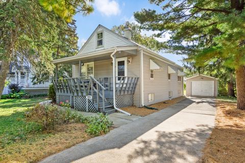 Photo of 309 E Naperville Road, Westmont, IL 60559 (MLS # 12498389)