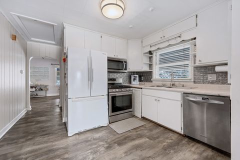 Tiny photo for 309 E Naperville Road, Westmont, IL 60559 (MLS # 12498389)