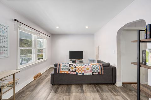 Tiny photo for 309 E Naperville Road, Westmont, IL 60559 (MLS # 12498389)