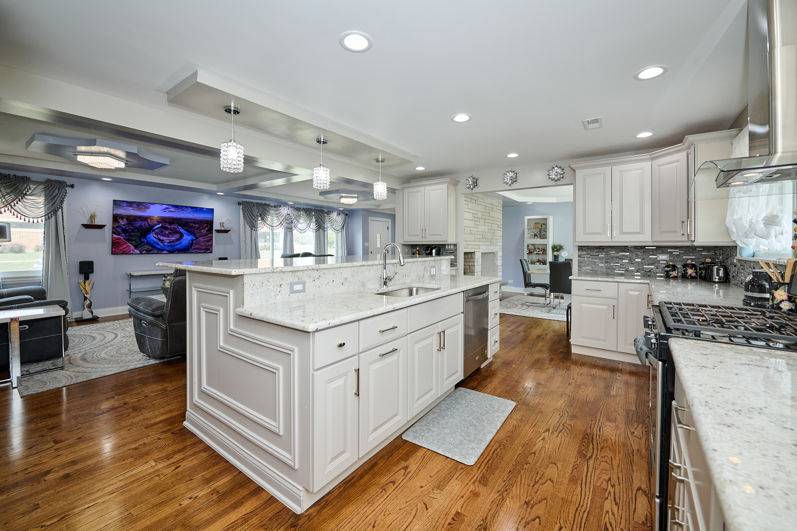 8841 Kathy Lane
