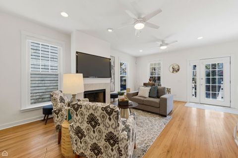 Tiny photo for 4701 S Woodlawn Avenue, Chicago, IL 60615 (MLS # 12598026)