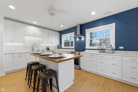 Tiny photo for 4701 S Woodlawn Avenue, Chicago, IL 60615 (MLS # 12598026)