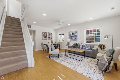 Tiny photo for 4701 S Woodlawn Avenue, Chicago, IL 60615 (MLS # 12598026)