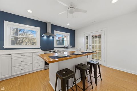 Tiny photo for 4701 S Woodlawn Avenue, Chicago, IL 60615 (MLS # 12598026)