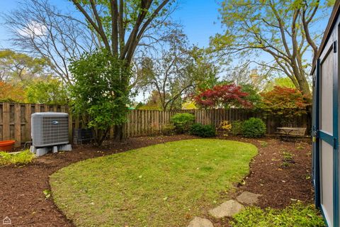 Tiny photo for 4701 S Woodlawn Avenue, Chicago, IL 60615 (MLS # 12598026)