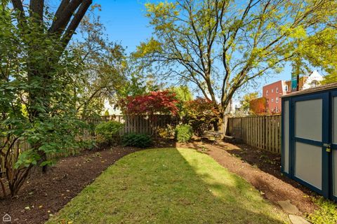 Tiny photo for 4701 S Woodlawn Avenue, Chicago, IL 60615 (MLS # 12598026)
