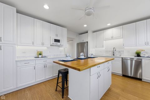 Tiny photo for 4701 S Woodlawn Avenue, Chicago, IL 60615 (MLS # 12598026)