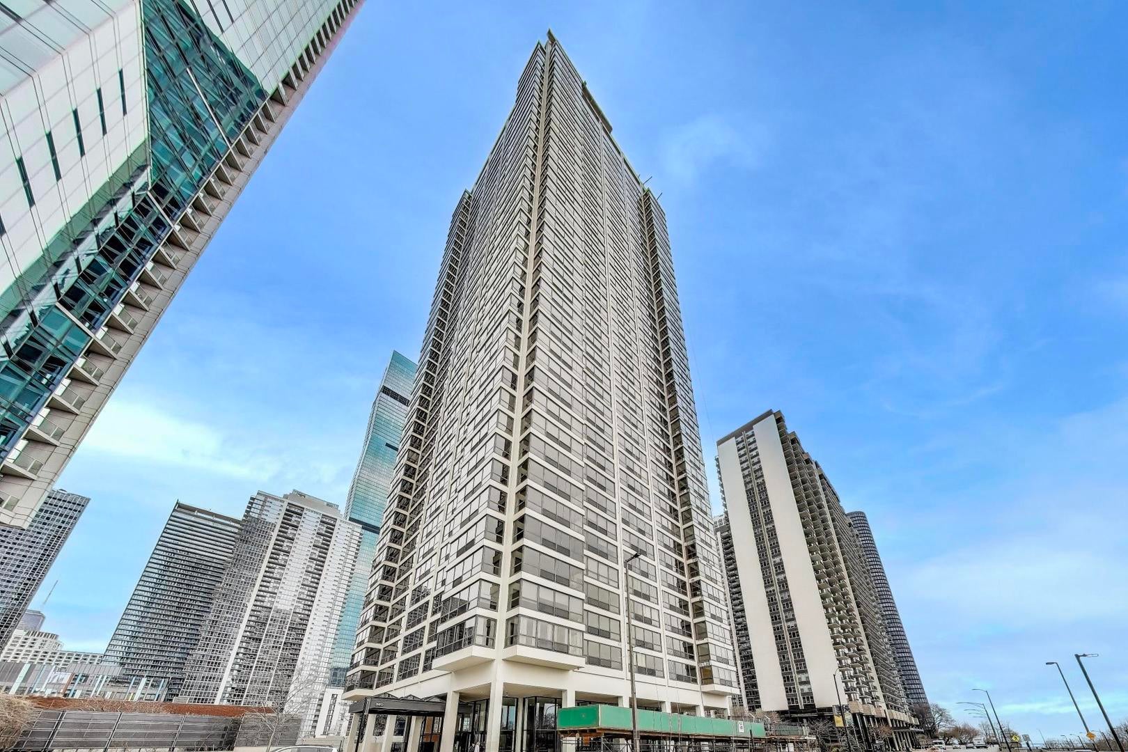 360 E Randolph Street 405