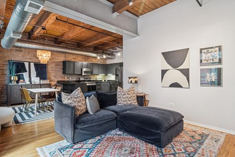 Tiny photo for 420 W Ontario Street #305, Chicago, IL 60654 (MLS # 12568847)