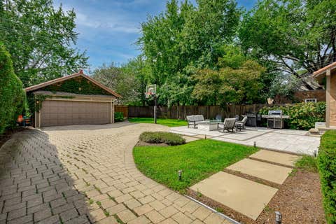 Tiny photo for 1135 N Kenilworth Avenue, Oak Park, IL 60302 (MLS # 12729647)