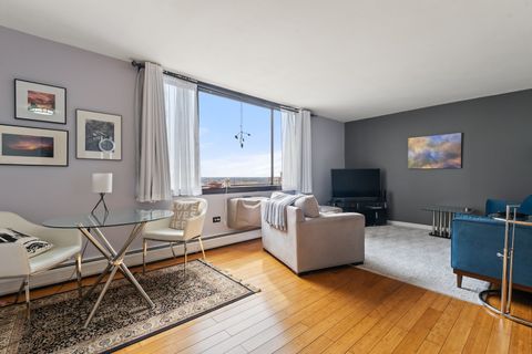 Tiny photo for 6325 N Sheridan Road #1906, Chicago, IL 60660 (MLS # 12598817)