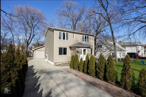 Photo of 105 E Red Oak Avenue, Bensenville, IL 60106 (MLS # 12586751)