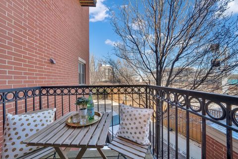 Tiny photo for 324 E 17th Street, Chicago, IL 60616 (MLS # 12475111)