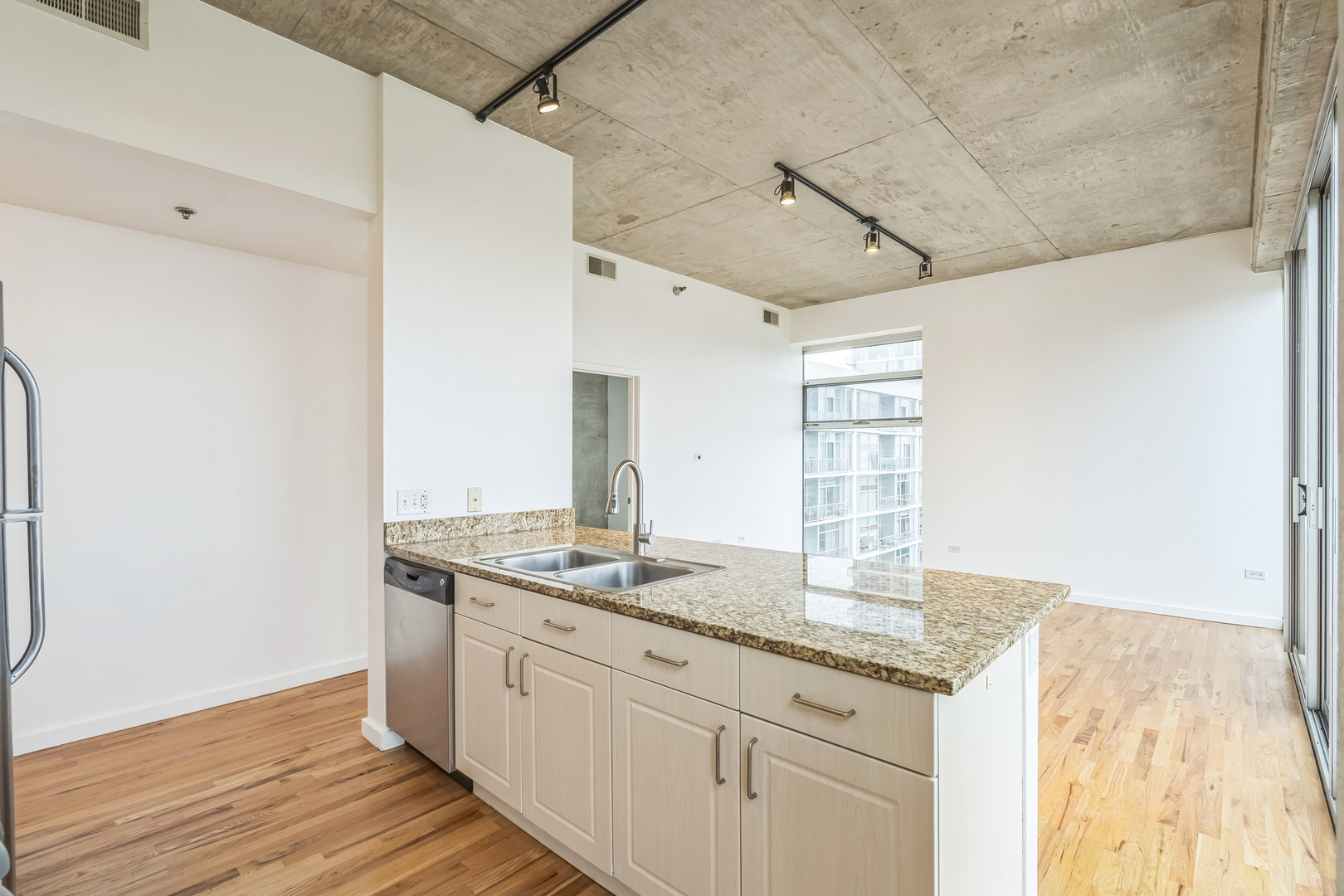 1620 S Michigan Avenue 1126