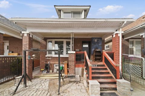 Photo of 6512 S Mozart Street, Chicago, IL 60629 (MLS # 12569661)