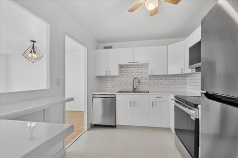 Tiny photo for 6301 N Sheridan Road #22D, Chicago, IL 60660 (MLS # 12527484)