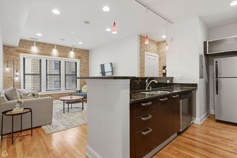 Tiny photo for 1360 W Estes Avenue #2N, Chicago, IL 60626 (MLS # 12518977)