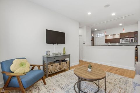 Tiny photo for 1360 W Estes Avenue #2N, Chicago, IL 60626 (MLS # 12518977)